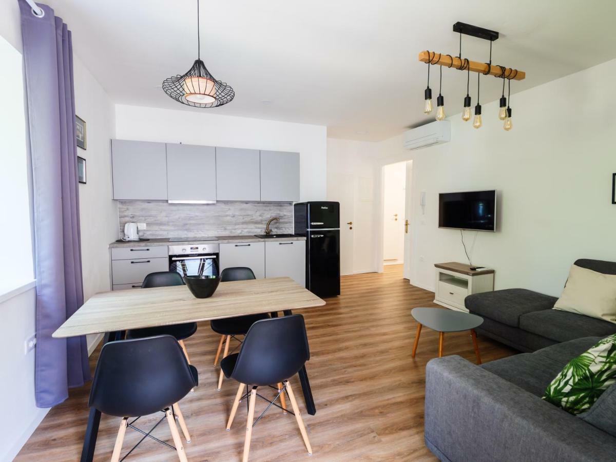 Franckina Hisa Apartment อิซอลา ภายนอก รูปภาพ